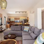 Artemisia Villa *
