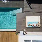 Artemisia Villa *