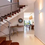 Artemisia Villa *